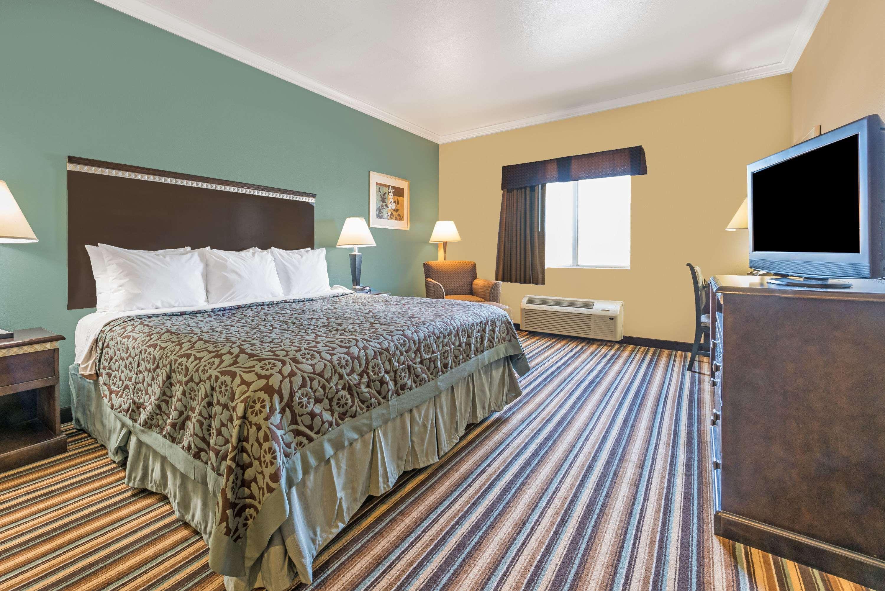Days Inn By Wyndham Rockdale Texas Luaran gambar