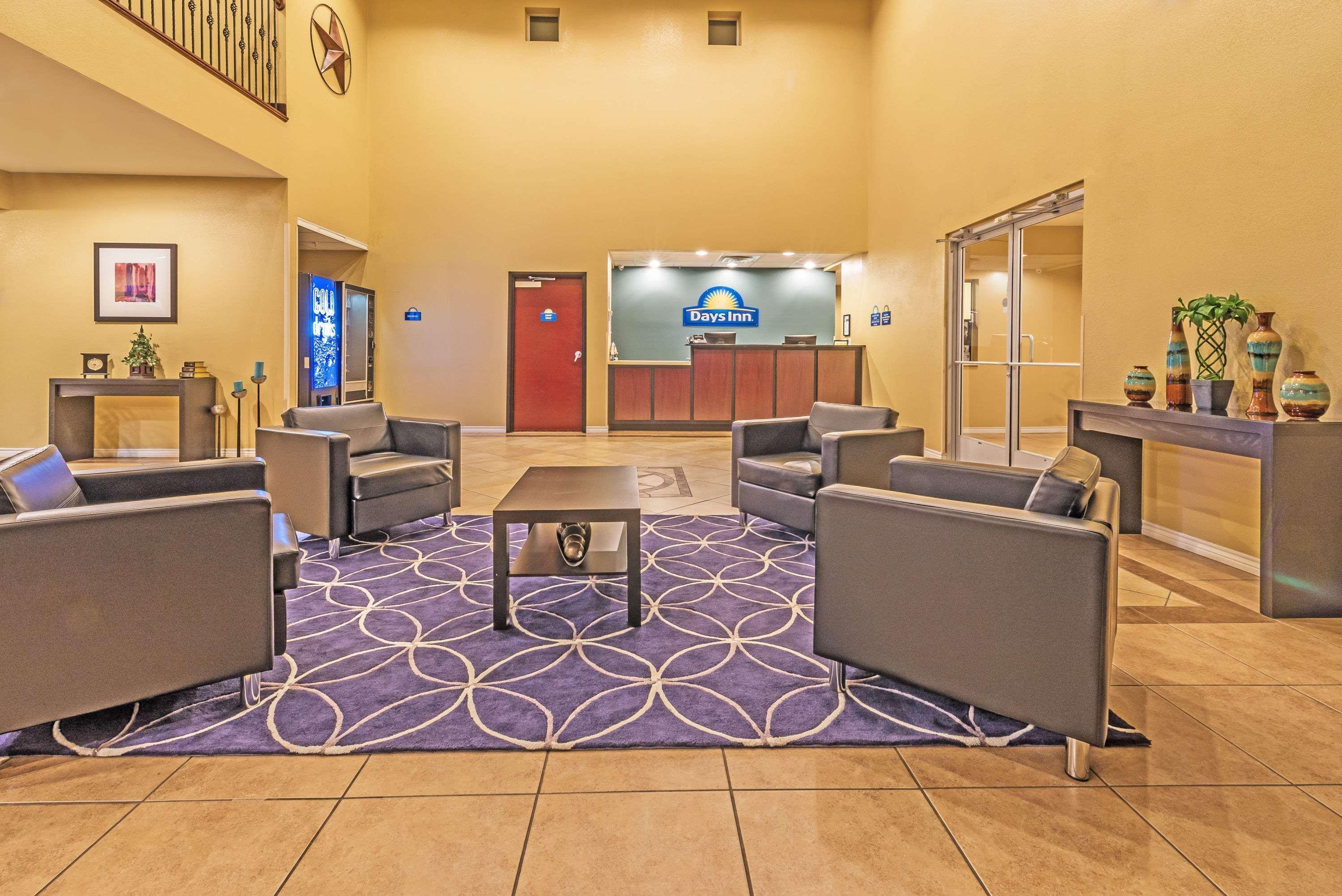 Days Inn By Wyndham Rockdale Texas Luaran gambar