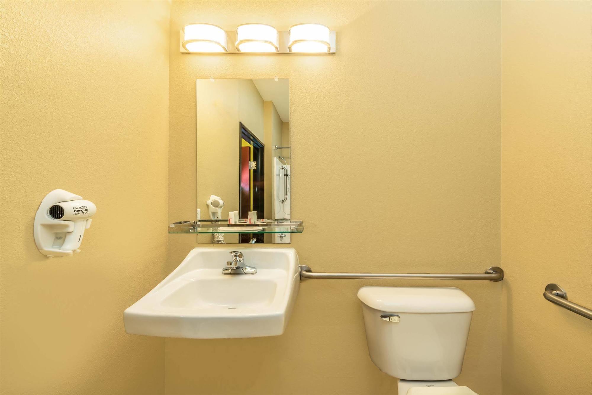 Days Inn By Wyndham Rockdale Texas Luaran gambar